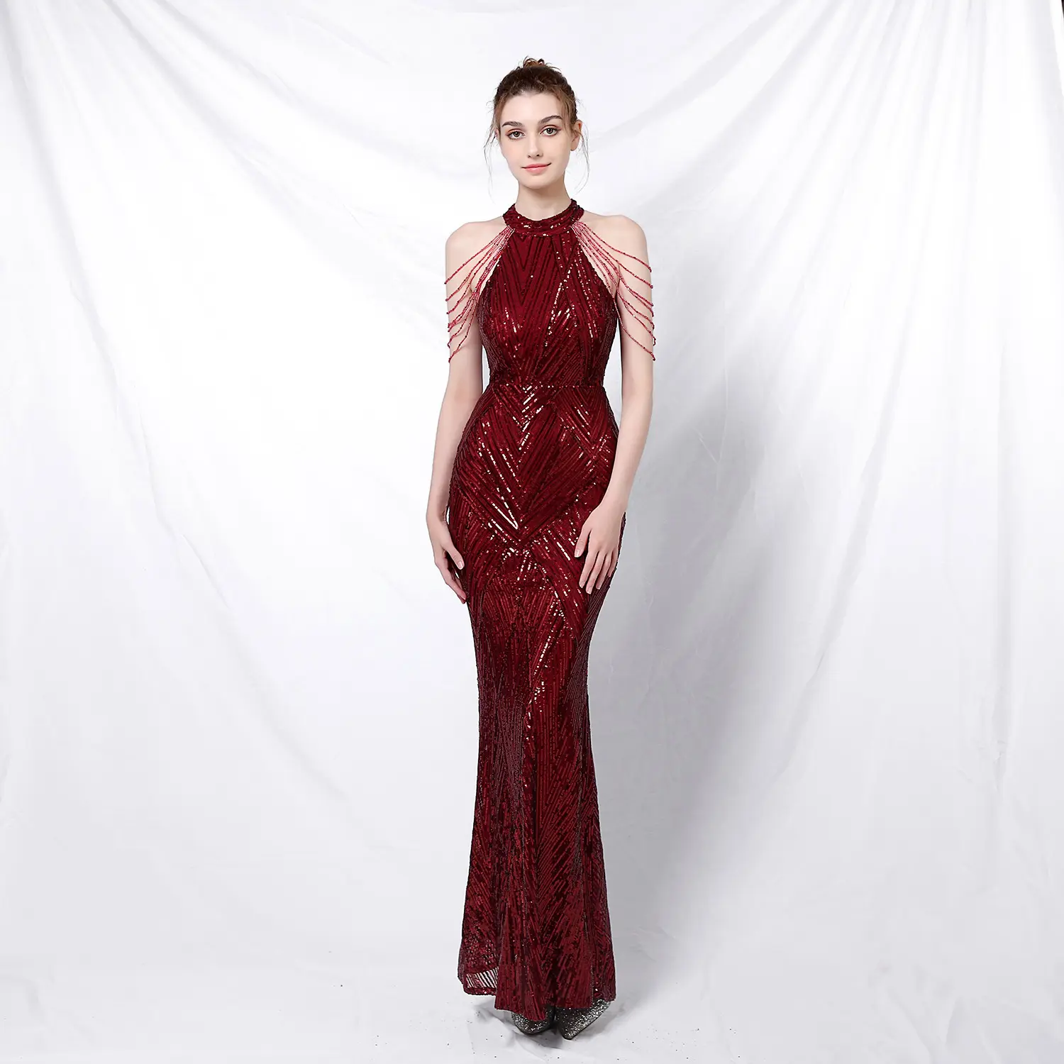 2023 New arrival red dresses women party evening elegant celebrity evening party dress long halterneck sequins gown for js prom