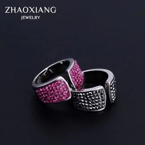 แหวนเพชรซิคอนทรงกลมเกรด 3A+ สุดหรู วัสดุสแตนเลส สำหรับผู้หญิงและผู้ชาย ปรับขนาดได้ ดีไซน์ทันสมัย เหมาะสำหรับสาวๆ - Product Image 4