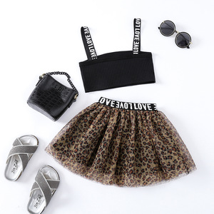 Conjunto de Verano 2022 para Mujer, Top de Tirantes con Letras y Falda de Malla con Estampado de Leopardo - Product Image 1