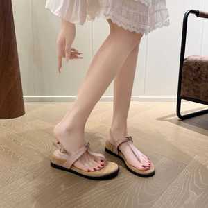 Sandales en peau de mouton style vintage pour femmes, avec bride en T et boucle métallique, pour l'été - Product Image 3