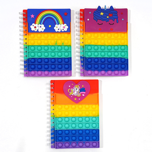 Cuaderno A5 con Espiral de Silicona, Diseño Anti-Ratas, Diseño de Burbujas, Patrón de Dinosaurio, Unicornio y Corazón, Color Personalizado, Diseño Personalizado - Product Image 3