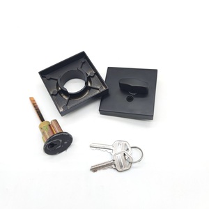 Cerradura de Seguridad de Alta Calidad con Cerrojo de Cilindro Único de Acero Inoxidable Negro Mate para EE. UU. y Canadá, con 3 Llaves, Diseño Cuadrado en un Lado - Product Image 4