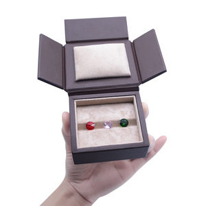 Plateau de présentation de bijoux rectangulaire moderne en cuir PU noir FORTE, écologique et de haute qualité, pour diamants et pierres précieuses - Product Image 5