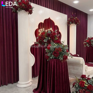 Arco Acrílico Puntiagudo Blanco de Estilo Simple para Decoración de Bodas y Eventos en Interiores LEDA - Product Image 3