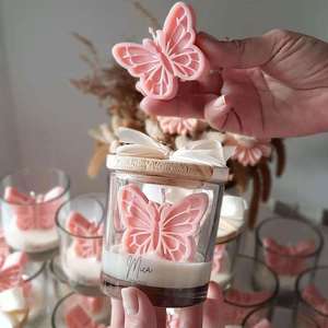 Candele Profumate di Lusso in Cera di Soia Personalizzate all'Ingrosso, Eleganti Candele per Baby Shower con Farfalle <span class=keywords><strong>Rosa</strong></span> e Viola con Coperchi - Product Image 1