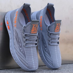 Zapatillas de correr ligeras de malla para hombre, transpirables, con suela suave, para entrenamiento deportivo, con cordones, diseño gris y naranja - Product Image 3