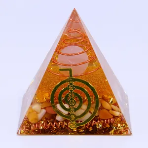 Il cristallo della piramide Orgone attira l'energia positiva della piramide di cristallo Orgonite di quarzo trasparente grezzo energia giovanile coraggio