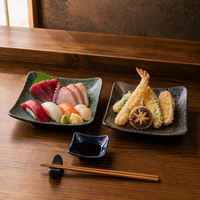 Assiette carrée japonaise de 6 pouces à bords ondulés en mélamine, empilable, facile à nettoyer, plat de service pour restaurant de sushis