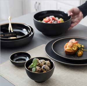 Venta al por mayor de Oro Negro borde plano filete redondo plato de vajilla de porcelana - Product Image 2