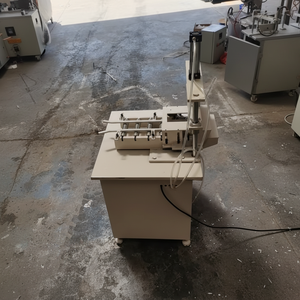 Suministros naturales logo estampado Barra de inodoro máquina para hacer jabón pequeño con sello - Product Image 1