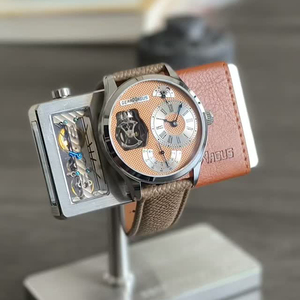 Reloj de pulsera con movimiento mecánico automático de tourbillon vertical de un solo eje y diseño original único de la marca del fabricante. - Product Image 2