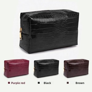 Bolsa de <span class=keywords><strong>Maquillaje</strong></span> de PU con Diseño de Cocodrilo Personalizada - Organizador de Cosméticos de Alta Gama, Resistente al Agua y Estructurado <span class=keywords><strong>para</strong></span> Productos de Cuidado de la Piel y Artículos de Aseo - Product Image 1