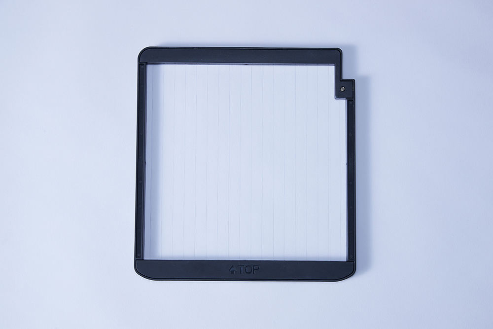 ตัวปล่อยสายไฟและกรอบ