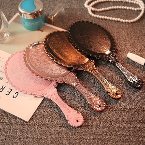 Miroir de maquillage portable vintage avec logo personnalisé, miroir cosmétique de princesse pour les voyages et la beauté - Product Image 4