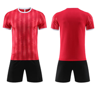 Nom personnalisé uniformes de football de haute qualité pour hommes enfants ensemble de maillot deux pièces Logo imprimé Top Shorts Technique de sublimation personnalisée