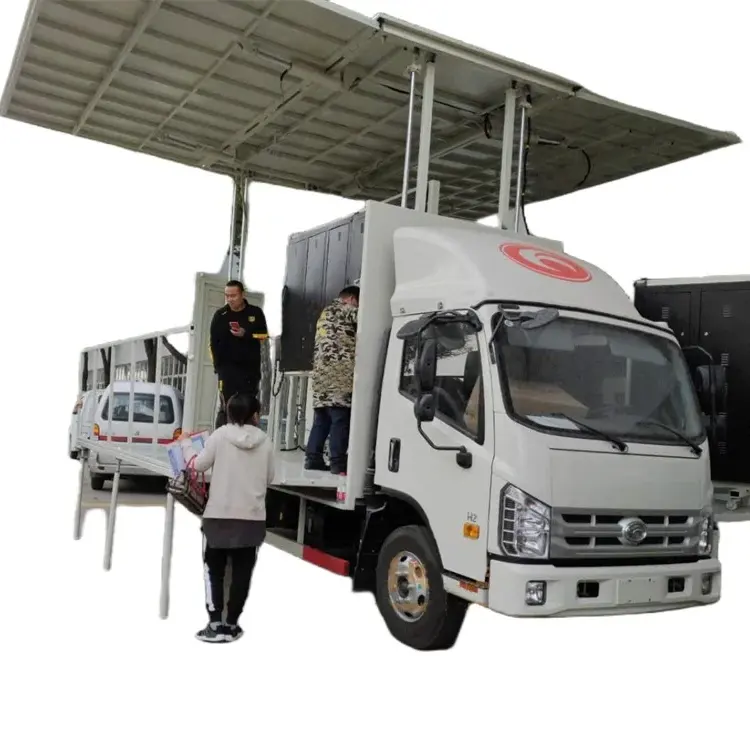 Isuzu Dieseltruck Goede Hoeveelheid 4*2 Mobiele Digitale Presterende Flow Stage Truck Met Led-Apparatuur Te Koop