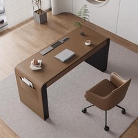 Bureau d'écriture italien de luxe au design minimaliste moderne et de qualité supérieure en cuir de selle pour la maison, l'étude et le bureau.