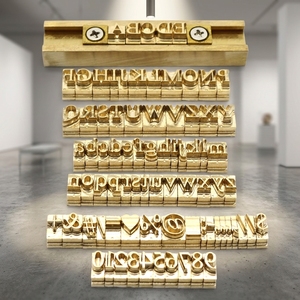 Herramienta de Grabado de Letras de Latón con Logotipo <span class=keywords><strong>Personalizado</strong></span>, Molde para Estampado en Caliente sobre Cuero, Herramienta de Marcaje Personal - Product Image 1