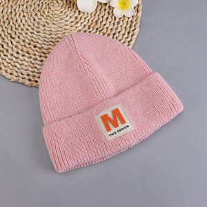 Automne et hiver cuir étiquette laine bonnet chapeaux Logo personnalisé acrylique tricoté chapeau automne chaud oreille lettre laboratoire - Product Image 3