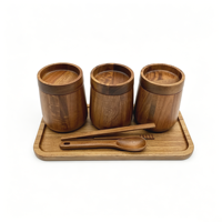Organisateur de cuisine sur mesure en bois d'acacia haut de gamme avec pot à sel et épices, pince et cuillère en acacia, et plateau