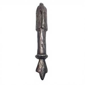 Sculpture murale décorative en métal artisanale, style traditionnel, forme irrégulière, pièce unique, objet de décoration pour la maison - Product Image 1