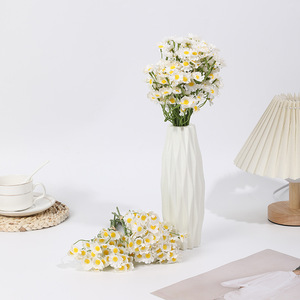 Fleurs artificielles marguerites et chrysanthèmes monocouche pour décoration maison, mariage, fête – Vente en gros - Product Image 4