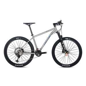 Bicicleta <span class=keywords><strong>de</strong></span> Montaña <span class=keywords><strong>de</strong></span> Alta Calidad, 24 Velocidades, Aleación <span class=keywords><strong>de</strong></span> Titanio, para Carreras XC y Todoterreno, Precio <span class=keywords><strong>de</strong></span> Fábrica al por Mayor - Product Image 1
