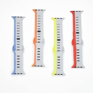 Correa de Reloj Deportiva de Silicona con Hebilla Cuadrada y Borde Color Diamante, Compatible con Apple Watch Series 1-9 - Product Image 5