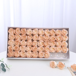 Decorazione di simulazione del fiore del sapone di rosa ad alta simulazione a tre strati per la <span class=keywords><strong>festa</strong></span> di san valentino <span class=keywords><strong>e</strong></span> le forniture per la decorazione della torta - Product Image 6