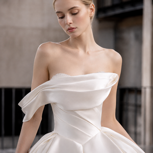 <span class=keywords><strong>Abito</strong></span> da <span class=keywords><strong>sposa</strong></span> a ball gown asimmetrico monospalla con corpetto drappeggiato in raso, <span class=keywords><strong>abito</strong></span> da <span class=keywords><strong>sposa</strong></span> principessa con strascico a cappella e schiena scoperta, motivo floreale - Product Image 4