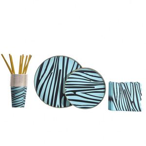 Ensemble de vaisselle jetable en papier à rayures bleues pour pique-nique, idéal pour les fêtes d'anniversaire - Product Image 1