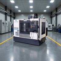 Machine de fraisage verticale CNC compacte à haute rigidité XH7132 pour l'usinage de pièces en aluminium et en acier