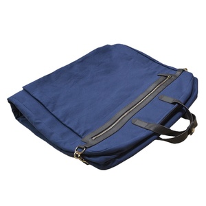 Échantillon Gratuit - Housse de Transport Pliable de Luxe Faite à la Main pour Costume Homme en Toile Bleu Foncé - Sac de Voyage et de Mariage pour Costume - Product Image 1