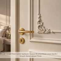 Porte intérieure en bois classique française à 2 panneaux avec coins floraux sculptés en 3D et serrure magnétique en laiton pour villa de luxe