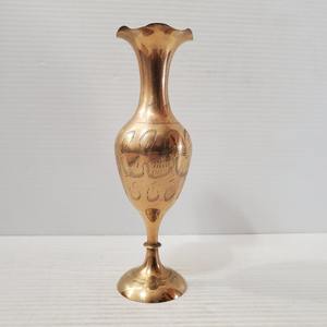 Jarrón de Flores de Latón Fundido con Diseño Repujado a Mano para Habitación, Jarrón de Flores de Latón Macizo para Oficina, Decoración de Mesa, Más Vendido - Product Image 1