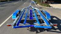 Remorque de bateau à essieu tandem en aluminium de style chaud 27ft 2835kgs Poly couchettes avec VIN et DOT pour le chargement des embarcations