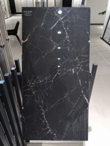 Azulejos de porcelana pulida esmaltada de <span class=keywords><strong>color</strong></span> negro para sala de estar, azulejos de suelo de porcelana de oro negro brillante de lujo - Product Image 5