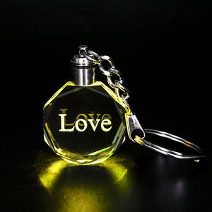 Porte-clés LED cristal k9 en verre cristal personnalisé, logo d'amour personnalisé au laser 3d, vente en gros, pour cadeaux, <span class=keywords><strong>2020</strong></span> pièces - Product Image 2