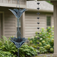 Chaîne de pluie décorative en métal Oniya, motif floral bleu, 11 coupelles, alternative au gouttière, attrape-pluie suspendu pour toitures, jardins et espaces extérieurs