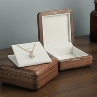 Boîte-cadeau personnalisée en bois de cèdre, teck, camphre, bois de rose, Bracelet, collier, emballage en cuir de porc