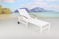 Lit de soleil extérieur en tissu maillé en aluminium Chaise longue blanche avec filet pour bras Chaise longue en tissu Chaise de plage avec grande roue