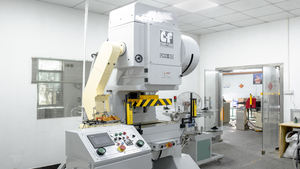 Usine de tôlerie de pointe, pièces en tôle d'acier estampées progressives personnalisées, tolérance de précision +/-0,01 mm, fabrication OEM - Product Image 6