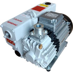 Bomba de Vacío Leybold SV25B de Una Etapa, Sellada con Aceite, de Paletas Rotativas, Vacío Último de 1mbar, Cuerpo de Hierro Fundido, Motor Eléctrico - Product Image 4