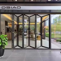 Puerta Plegable de Aluminio DBIAO Premium con Marco Delgado Moderno y Vidrio Templado con Acabado Brillante para Entrada Exterior y Salas de Exhibición de Lujo