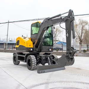 Excavatrice sur roues HighTop de 4 tonnes avec conduite hydraulique et marteau hydraulique pour la production agricole - Product Image 1