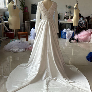 Luxe Manches Longues Personnalisé Plus Tailles Robe De Mariage Perlé Dentelle Tissu Blanc Robes De Mariée Robe De Mariée Modeste Robe De Mariée - Product Image 3