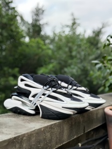 Zapatillas de Baloncesto de Malla para Hombre de Alta Calidad, Diseño Moderno, Ligeras, Transpirables, con Amortiguación - Product Image 3