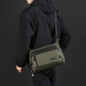 Sac bandoulière sport étanche avec fermeture éclair et pochette pour téléphone en nylon durable, petit sac à bandoulière portable de haute qualité - Product Image 6
