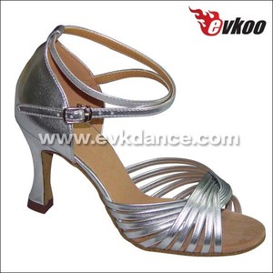 <span class=keywords><strong>Scarpe</strong></span> <span class=keywords><strong>comode</strong></span> da donna con <span class=keywords><strong>tacco</strong></span> latino da ballo in bronzo <span class=keywords><strong>scarpe</strong></span> da ballo Color marrone chiaro e rosso satinato <span class=keywords><strong>scarpe</strong></span> da ballo alla moda - Product Image 4
