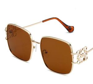Gafas de <span class=keywords><strong>Sol</strong></span> Cuadradas Vintage de Diseñador 2026 para Mujer, Gafas de <span class=keywords><strong>Sol</strong></span> de Lujo con Decoración Floral de Metal Grande, Protección UV400, Visión Óptica Única - Product Image 6